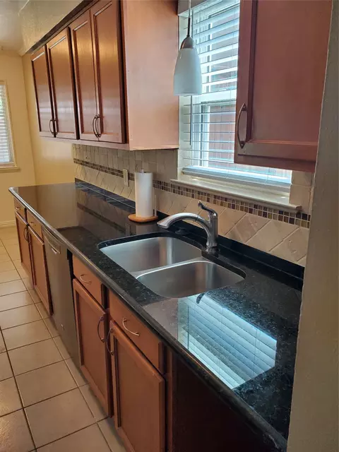 Kitchen - 2225 Ruby Rd, Irving, TX 75060 photo 8 of 9