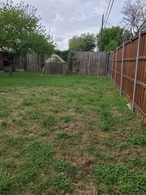 Exterior - 2225 Ruby Rd, Irving, TX 75060 photo 6 of 7