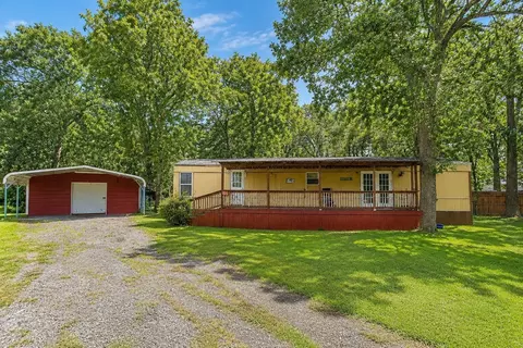9949 Greentree Ln, Wills Point, TX 75169
