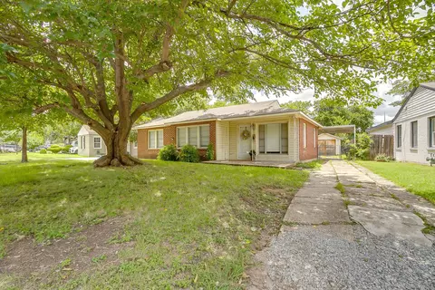 3504 Mission St, Fort Worth, TX 76109