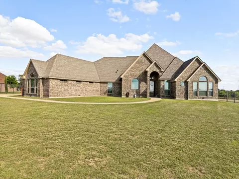 5713 Fogata Ln, Crowley, TX 76036