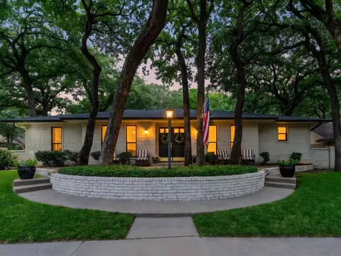 1800 Holm Oak St, Arlington, TX 76012