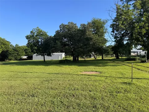 1002 6th St, Blanket, TX 76432