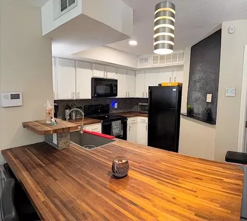 2311 Balsam Dr #H212, Arlington, TX 76006