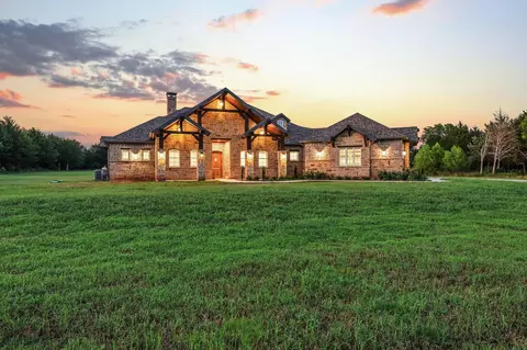 231 Geis Dr, Pottsboro, TX 75076