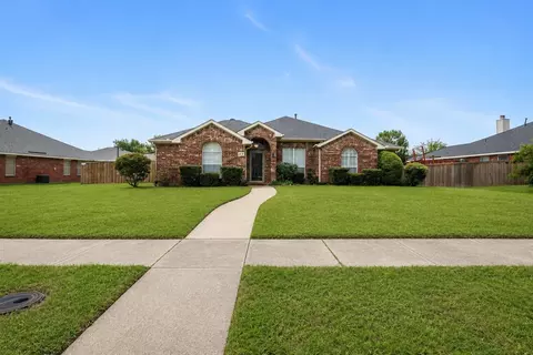 2914 Beau Dr, Mesquite, TX 75181