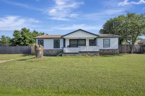 305 Branson Rd, Roanoke, TX 76262