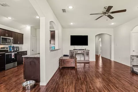 132 Willowbend Loop, Mabank, TX 75147 photo 5
