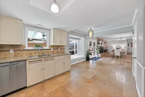 1601 Oak Meadow Dr, Irving, TX 75061