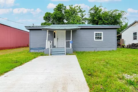 109 W Marsalis St, Celeste, TX 75423