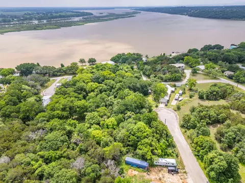 5719 Canyon Creek Ct, Granbury, TX 76048