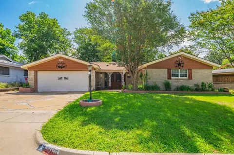 5016 Wyoming Trl, North Richland Hills, TX 76180