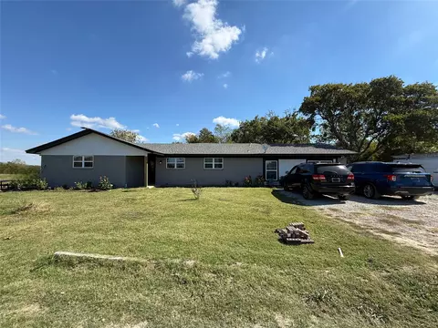 Exterior - 102 N Cedar St, Celeste, TX 75423 photo 2 of 6