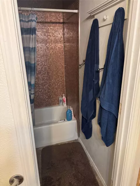 Bath - 102 N Cedar St, Celeste, TX 75423 photo 1 of 2
