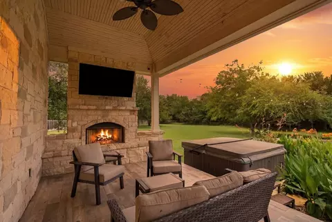 8 Freedom Ct, Waco, TX 76708