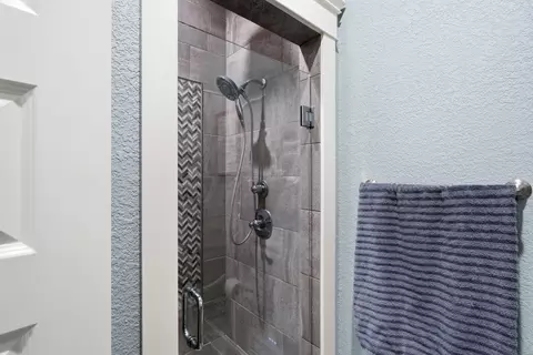 Bath - 8 Freedom Ct, Waco, TX 76708 photo 5 of 6