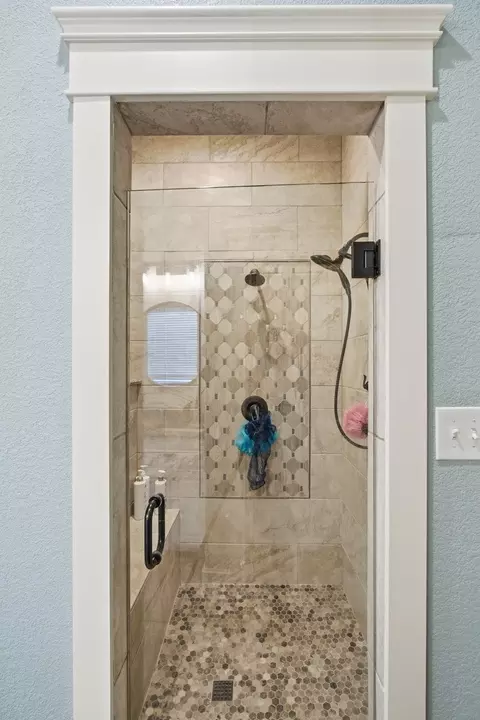 Bath - 8 Freedom Ct, Waco, TX 76708 photo 2 of 6
