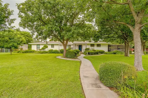 200 Lakeridge Rd, Lakeside, TX 76108