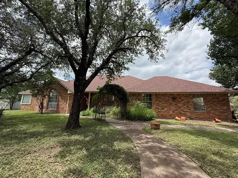107 Ridge Ct, Glen Rose, TX 76043