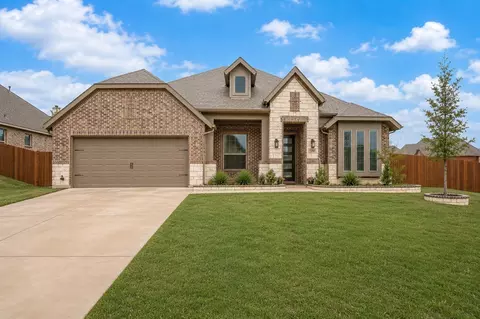 3200 Signal Hill Dr, Burleson, TX 76028