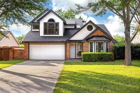 557 Dove Creek Cir, Grapevine, TX 76051