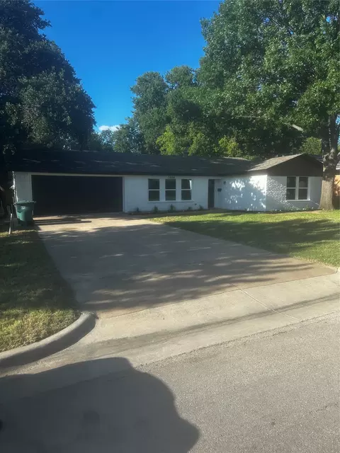 3504 Westfield Ave, Fort Worth, TX 76133