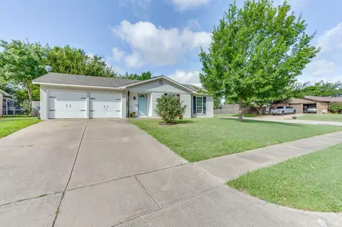 433 Linda Dr, Burleson, TX 76028