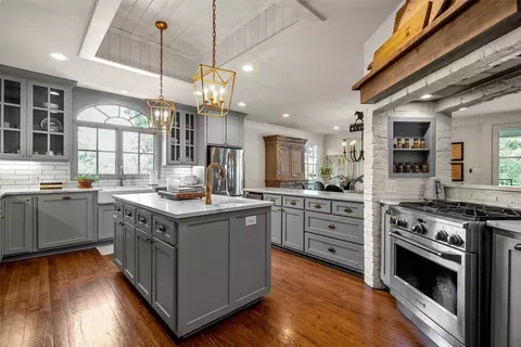 Kitchen - 3601 Hillcrest Dr, Waco, TX 76708 photo 2 of 5