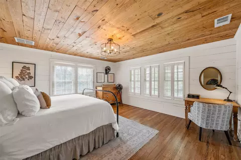 Bedroom - 3601 Hillcrest Dr, Waco, TX 76708 photo 4 of 6