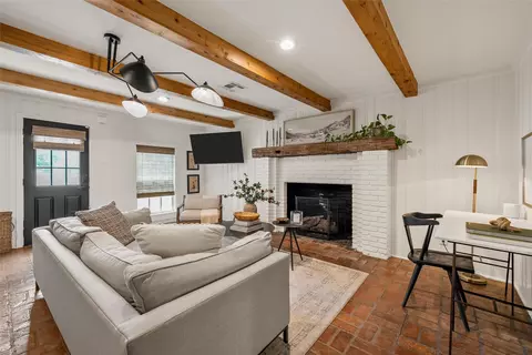 Living - 3601 Hillcrest Dr, Waco, TX 76708 photo 4 of 4
