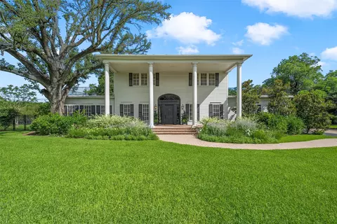 Exterior - 3601 Hillcrest Dr, Waco, TX 76708 photo 3 of 12