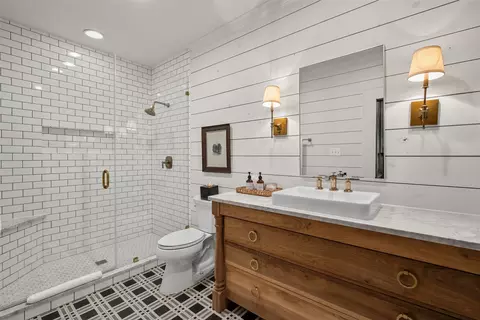 Bath - 3601 Hillcrest Dr, Waco, TX 76708 photo 3 of 6