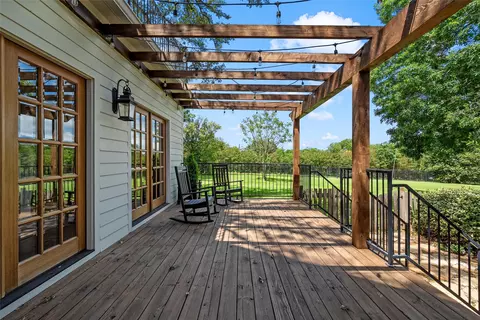 Exterior - 3601 Hillcrest Dr, Waco, TX 76708 photo 9 of 12
