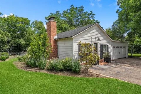 Exterior - 3601 Hillcrest Dr, Waco, TX 76708 photo 6 of 12