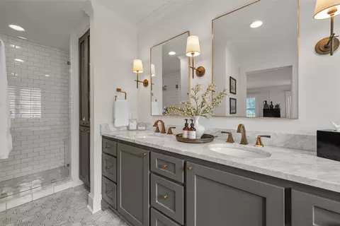 Bath - 3601 Hillcrest Dr, Waco, TX 76708 photo 2 of 6