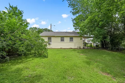 Exterior - 1133 Sunset St, Waco, TX 76704 photo 4 of 4