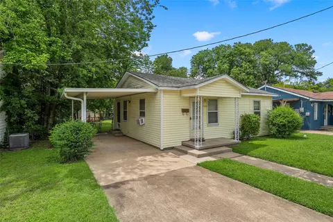 Exterior - 1133 Sunset St, Waco, TX 76704 photo 2 of 4