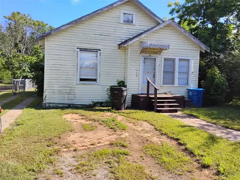728 W Elm St, Denison, TX 75020
