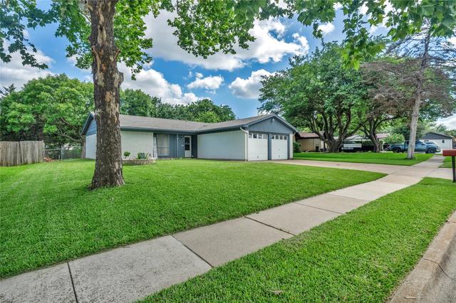 1008 Westminister Ct, Arlington, TX 76015