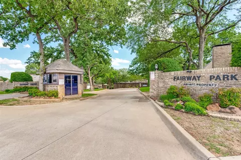 2719 Fairway Park St, Grand Prairie, TX 75050