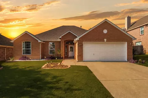 2217 Geneva Cir, Denton, TX 76210