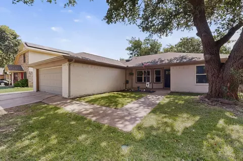 6804 Richfield Dr, North Richland Hills, TX 76182