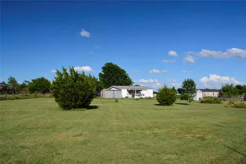 2202 Eagle Ct, Venus, TX 76084 photo 5