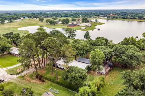 6000 Tranquility Dr, Fort Worth, TX 76140