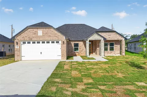 306 Backlash Dr, Gun Barrel City, TX 75156
