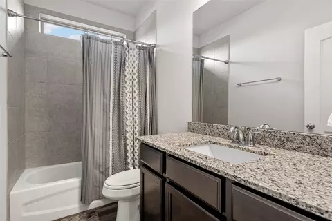 Bath - 11100 Solar St, Lorena, TX 76655 photo 2 of 2