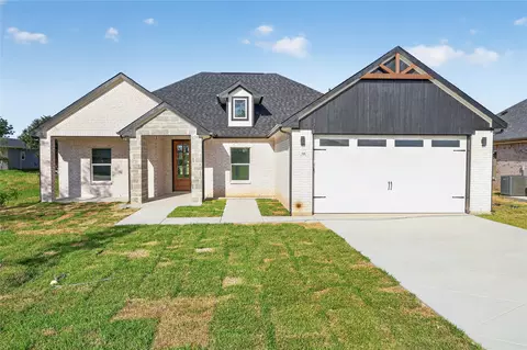 308 Backlash Dr, Gun Barrel City, TX 75156