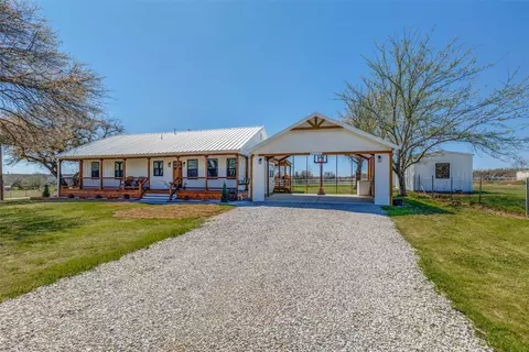 320 English Ct, Springtown, TX 76082