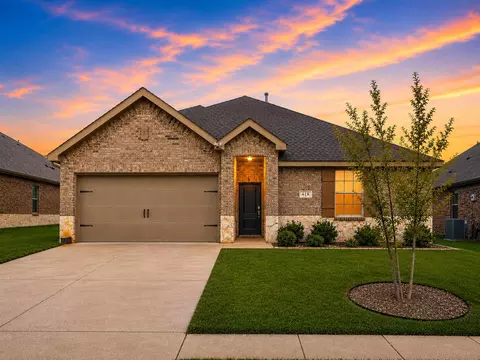 618 Cool Canyon Trl, Princeton, TX 75407