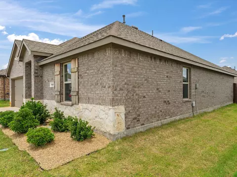 618 Cool Canyon Trl, Princeton, TX 75407